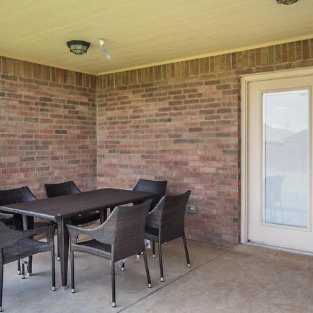 Cheerful 3 Bedroom Home, King Bed, 10 Min From Palo Duro Canyon, Fireplace, Washer Dryer المظهر الخارجي الصورة