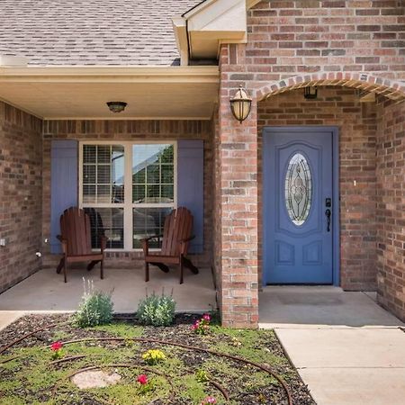 Cheerful 3 Bedroom Home, King Bed, 10 Min From Palo Duro Canyon, Fireplace, Washer Dryer المظهر الخارجي الصورة