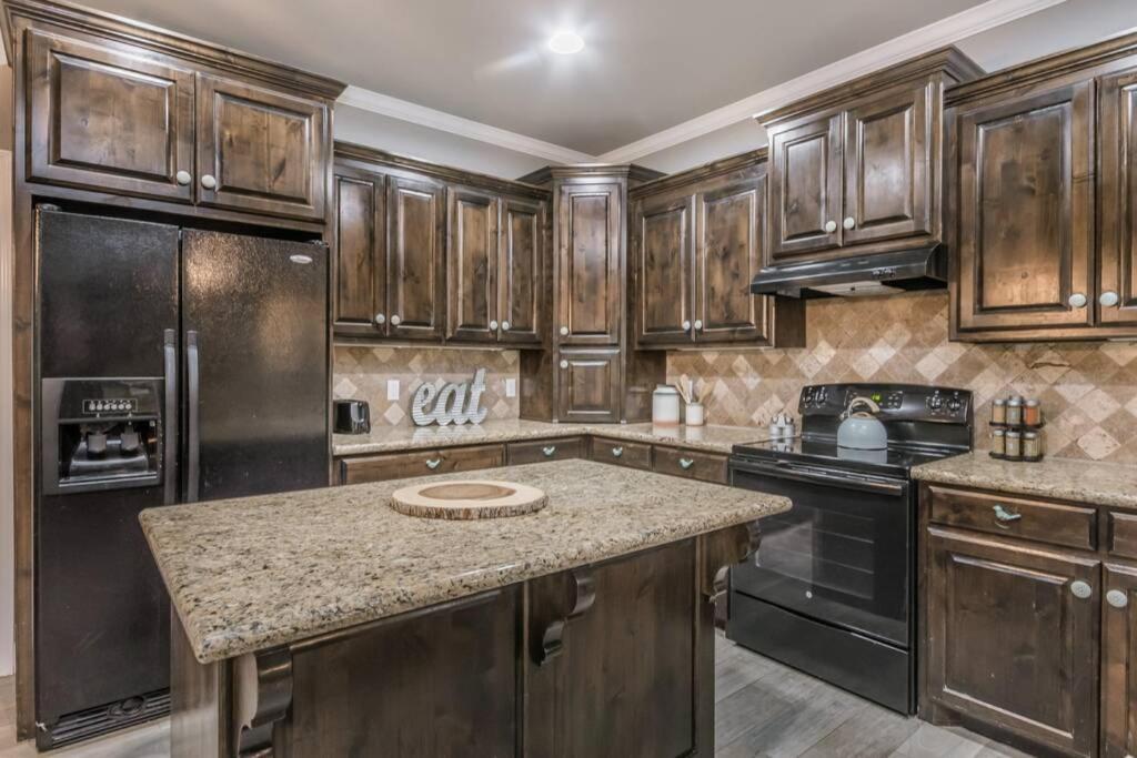 Cheerful 3 Bedroom Home, King Bed, 10 Min From Palo Duro Canyon, Fireplace, Washer Dryer المظهر الخارجي الصورة